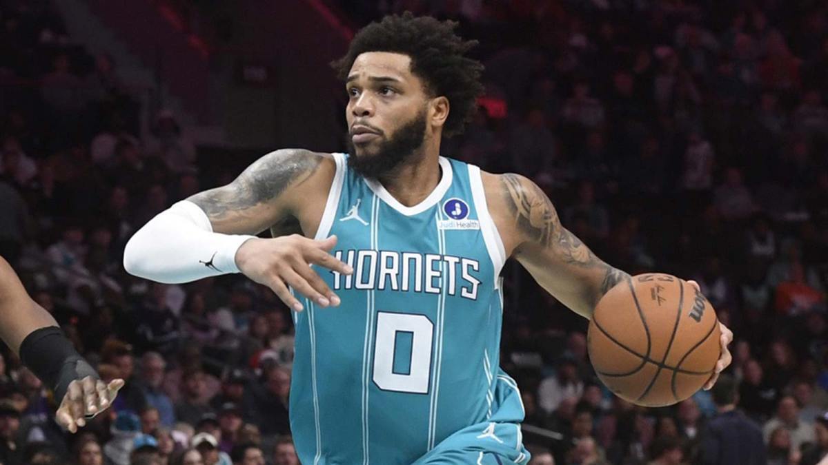 开云APP-黄蜂队迈尔斯·布里奇斯或成雄鹿交易目标，力图挽救字母哥时代